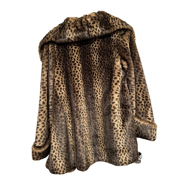 Vintage Faux Fur Animal Leopard Print Coat – Luxe & Posh - Medium - Picture 3 of 7